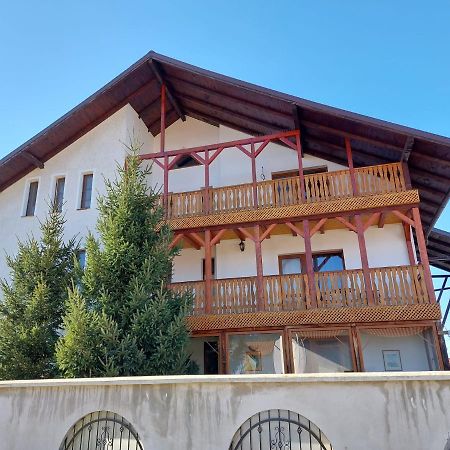 Pensiunea Vera Rîşnov エクステリア 写真